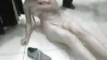 향수를 불러일으키는 stepma syren de mer는 거시기를 빤다.