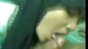 Vina Sky는 레즈비언 BBW 가슴을 스카프로 착용합니다! :영형
