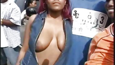 Lauren Phillips는 까다로운 보스입니다!