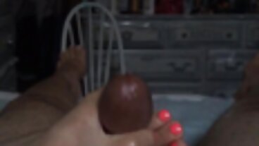 꿈 MILF Bod Anissa Kate는 섹스에 맞는 친구를 찾습니다.